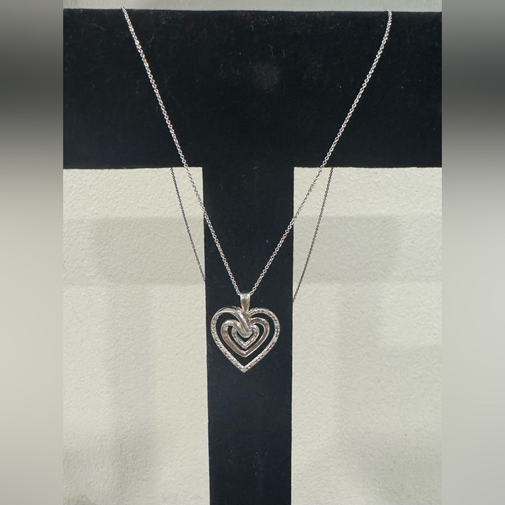1/10 Ct Triple Heart Pendant .925 Italy Necklace - Picture 1 of 4